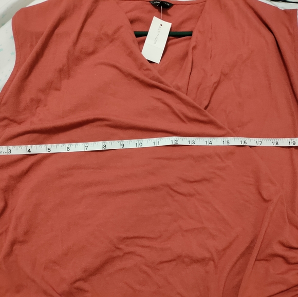 Maroon Ann Taylor blouse - Picture 6 of 6